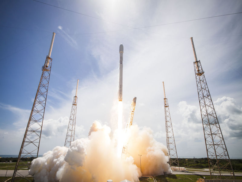 Falcon 9 od SpaceX znów wystartował. Elon Musk lubi to!