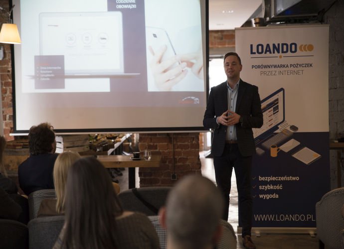 Przedstawiciel Przelewy24 podczas Fintech Brunch.