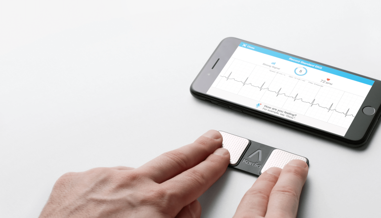 AliveCor Kardia - naklejka na smartfona i aplikacja, która monitoruje rytm pracy naszego serca.