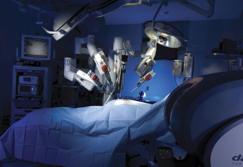 Robot na sali operacyjnej? Być może, ale nie w banku
