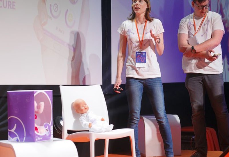 Polski startup stworzył inteligentne ubranko dla niemowląt