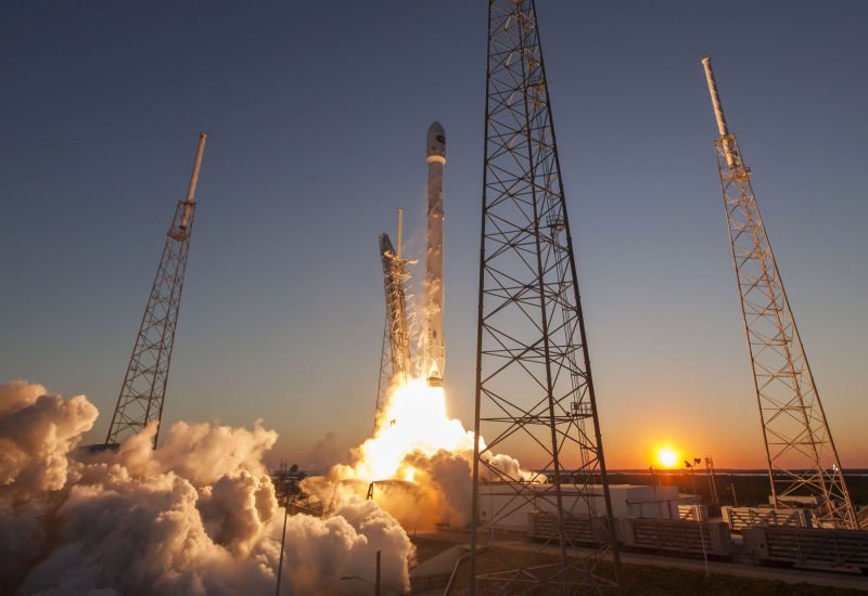 SpaceX wystrzelił trzy rakiety w ciągu dwóch tygodni. Loty na Marsa to nie fikcja