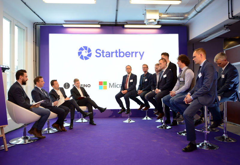 Senfino, Microsoft i EY prezentują akcelerator dla startupów Startberry