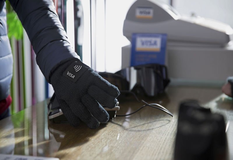 Visa wprowadza rękawiczki płatnicze