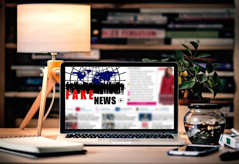 Sztuczna inteligencja pozwala zwalczać fake newsy w social media