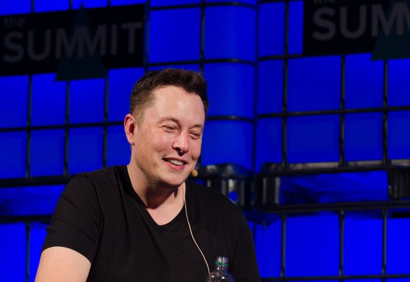 Elon Musk sprzedaje miotacze ognia
