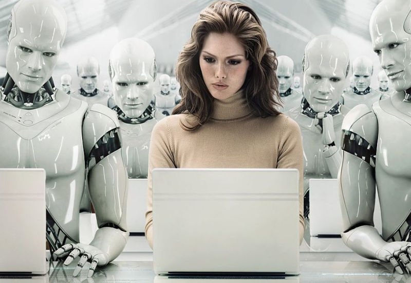 Robot pracujący ramię w ramię z człowiekiem? Do tego daleka droga