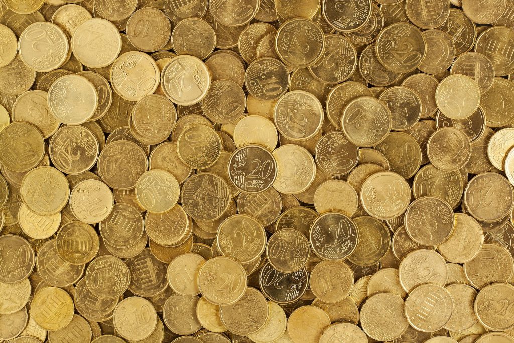 Przeciętna płaca w Polsce to prawie 5 tys. zł. A ile płacą fintechy?