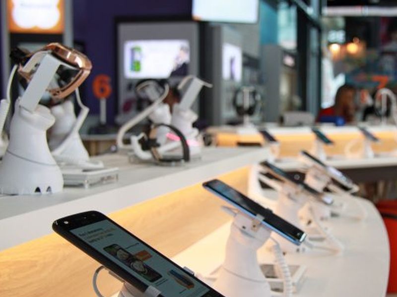 Naprawią sprzęt na miejscu. Nowy „smart” salon Orange