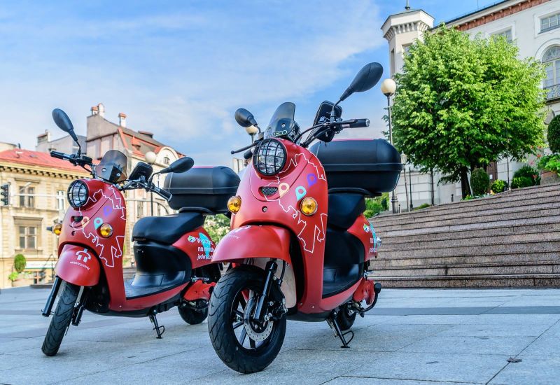 Banki też chcą być „eko”. ING stawia na skutery elektryczne