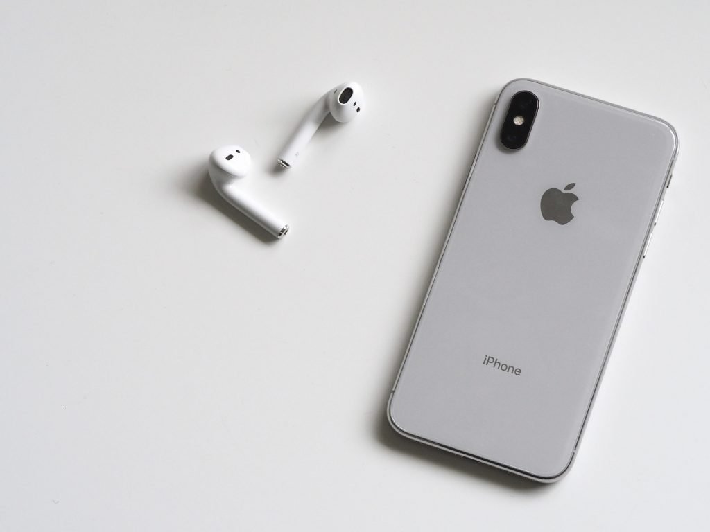 Apple AirPods zastąpi aparat słuchowy