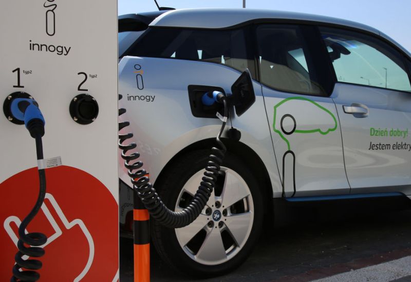 Nowe stacje ładowania aut elektrycznych w podwarszawskich Jankach