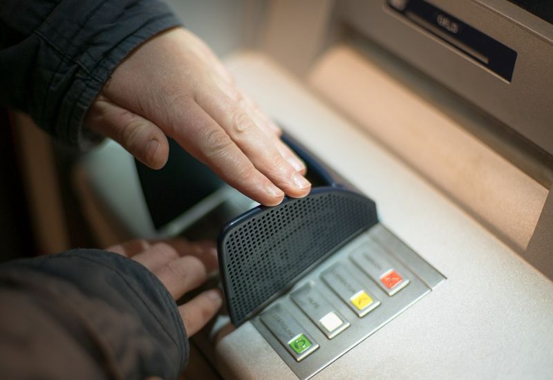 Kolejny bank ostrzega przed wyłudzeniami „na BLIKA”
