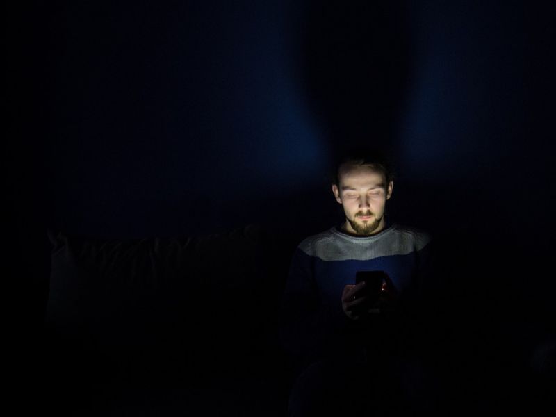 Uzależnienie od telefonów wpędza w długi – to już 750 mln zł