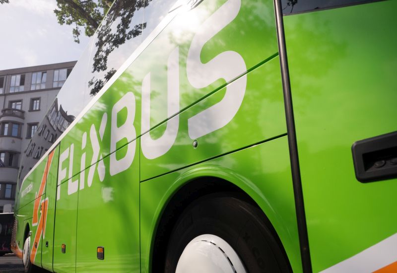 Zarezerwuj miejsce obok siebie i jedź w pojedynkę. Nowa oferta FlixBusa