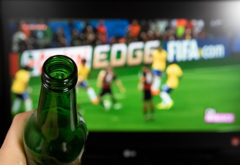 Kibicie nie chodzą na stadiony, bo mają zbyt dobre telewizory