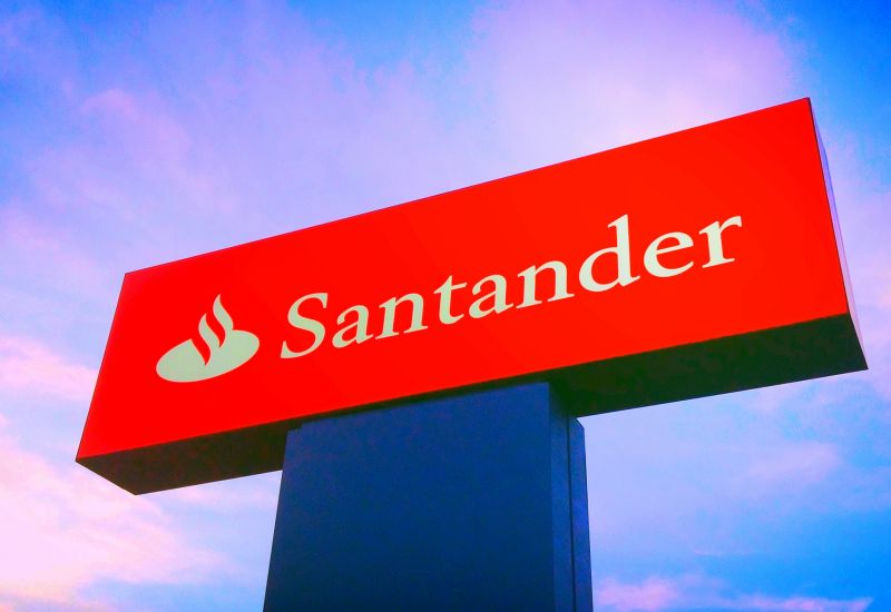 Santander przejmuje brytyjski startup