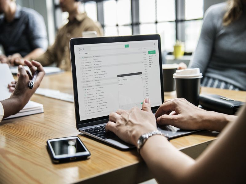 E-mail na blockchainie? Nowe wykorzystanie rozproszonych rejestrów
