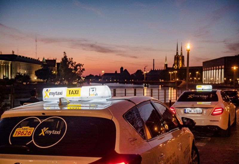 W aplikacji mytaxi wypożyczysz hulajnogę elektryczną