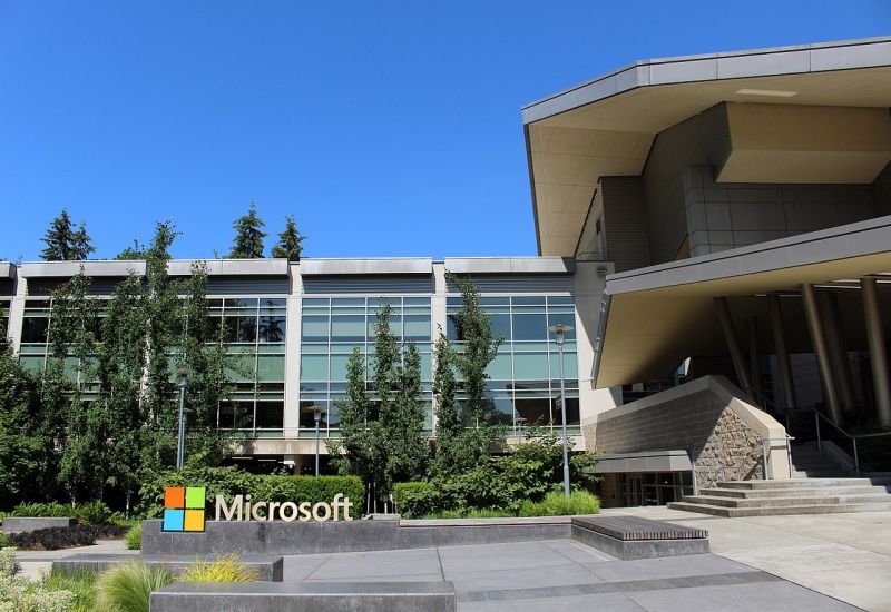 Prezes Microsoftu ostrzega przed światem z książek Orwella