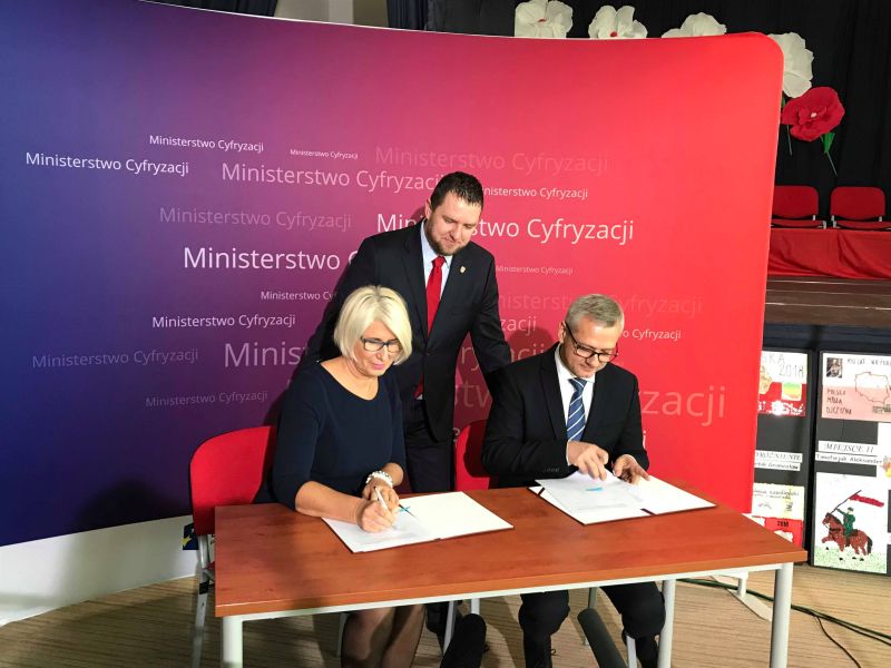mLegitymacje oficjalnie w podwarszawskim Halinowie