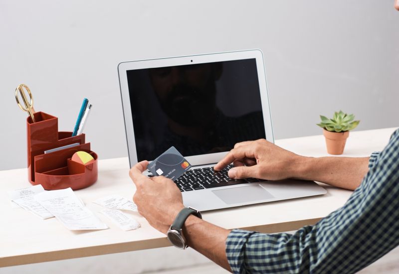Nadchodzą duże zmiany w płatnościach online. Sprzedawcy nie są gotowi