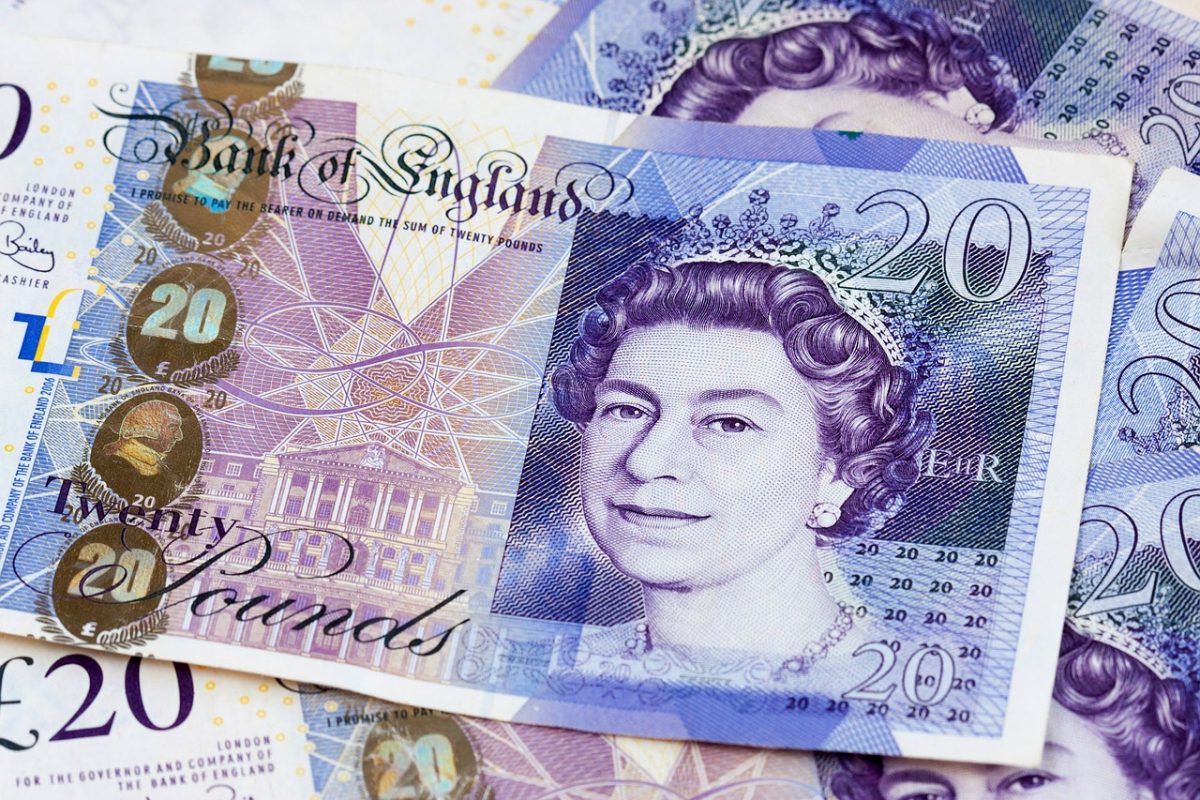 England.pl może więcej. Decyzja KNF-u
