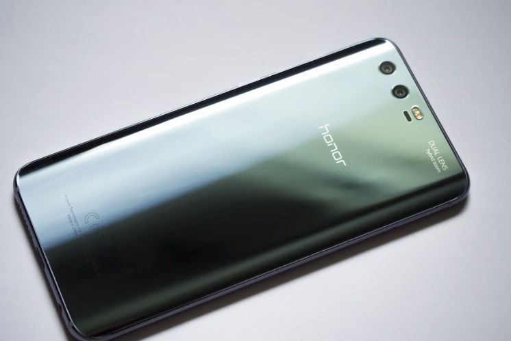 Huawei największym producentem smartfonów już w 2019 roku