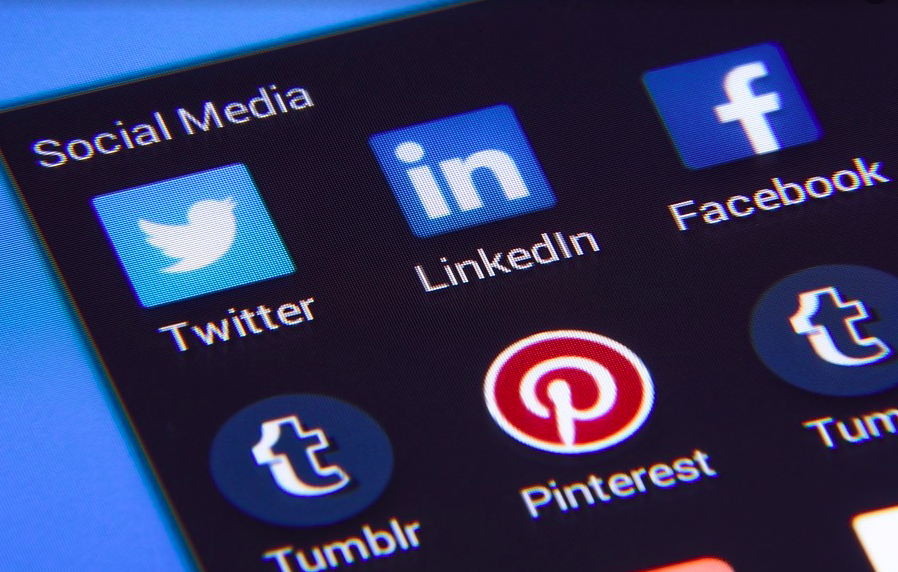 Facebook wyłączył płatności P2P na Messengerze
