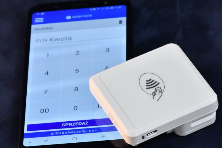 eService kończy pilotaż LitePOSa. Co dalej z terminalem w smartfonie?