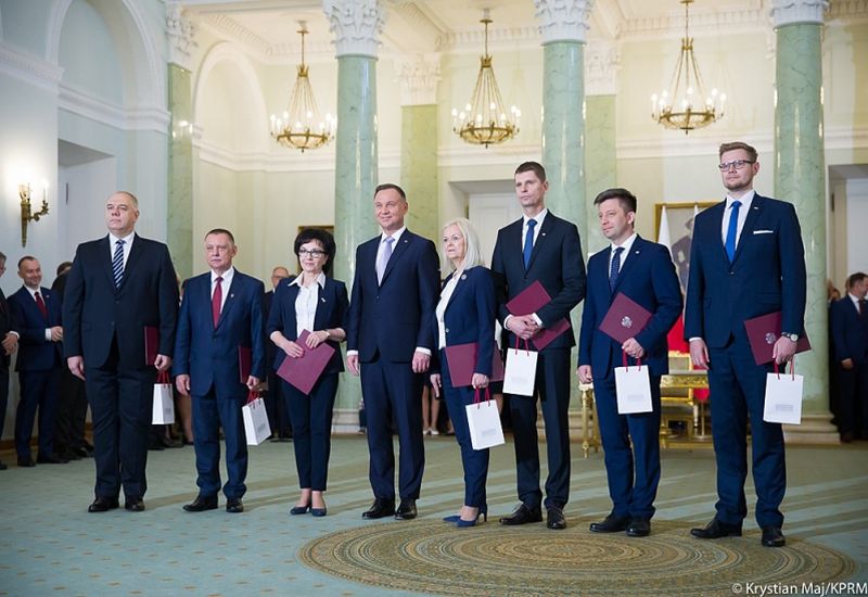 Ministrowie wyjeżdżają do Europarlamentu. Znamy następców