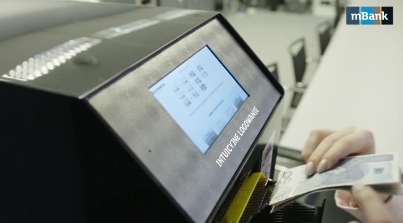 Ciekawa nowość od mBanku. Biurowy mobilny wpłatomat