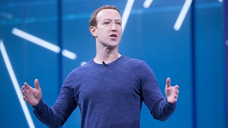 Facebook ma już 2,45 mld użytkowników