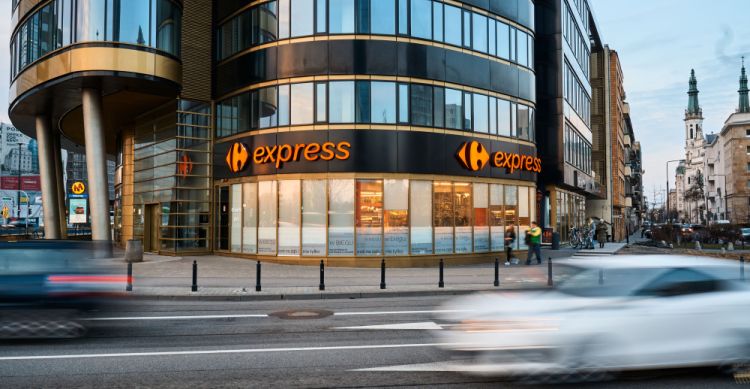 Carrefour wprowadza mini kasy samoobsługowe do osiedlowych sklepów