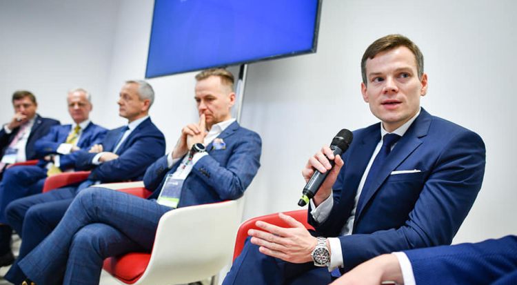 „Kryptowaluty cieszą się atencją, na jaką nie zasługują”. Przewodniczący KNF na Kongresie 590