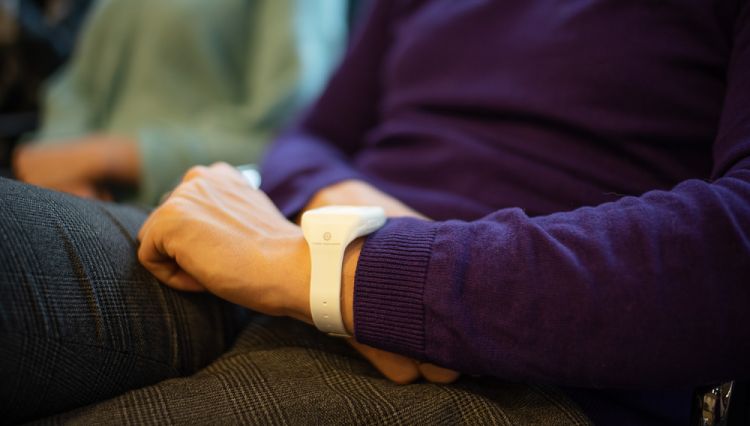 InsurTech ma się dobrze. PZU wprowadza opaskę ratującą życie
