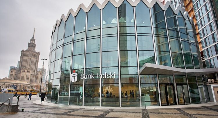 PKO Bank Polski przeznaczył 9 mln zł na wsparcie służb medycznych
