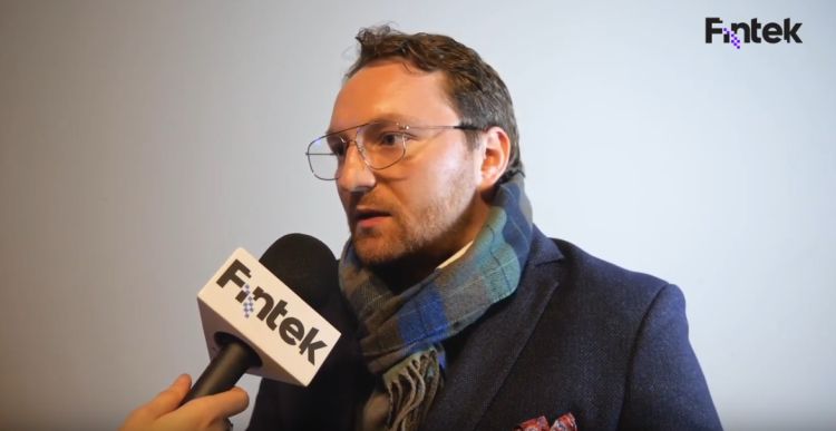 Polacy są coraz bardziej zainteresowani fintechem [VIDEO]