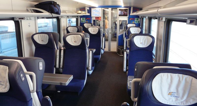 Szybsze kontrole biletów dzięki nowym terminalom w PKP Intercity