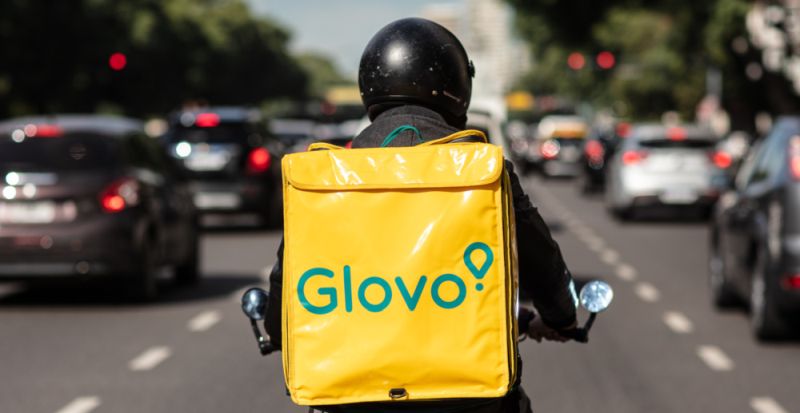 Duża transakcja na rynku szybkich dostaw. Delivery Hero przejmuje Glovo