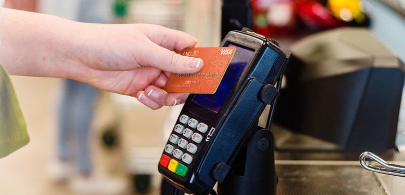Kartą Visa od ING można płacić mobilnie od razu po jej zamówieniu