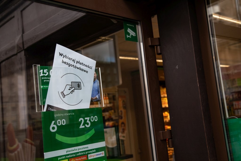 Placówki bankowe w galeriach handlowych nie są objęte ograniczeniami