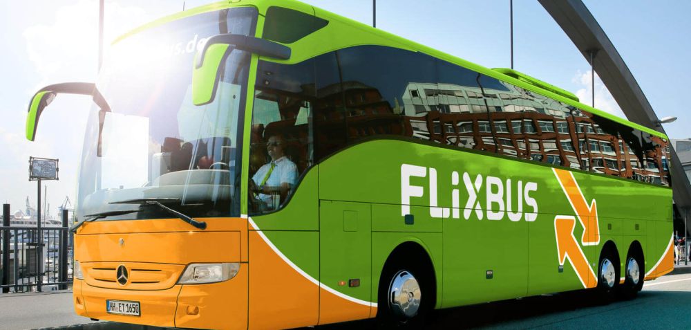 FlixBus wraca na drogi. Płatności bezgotówkowe i cyfrowa kontrola biletów