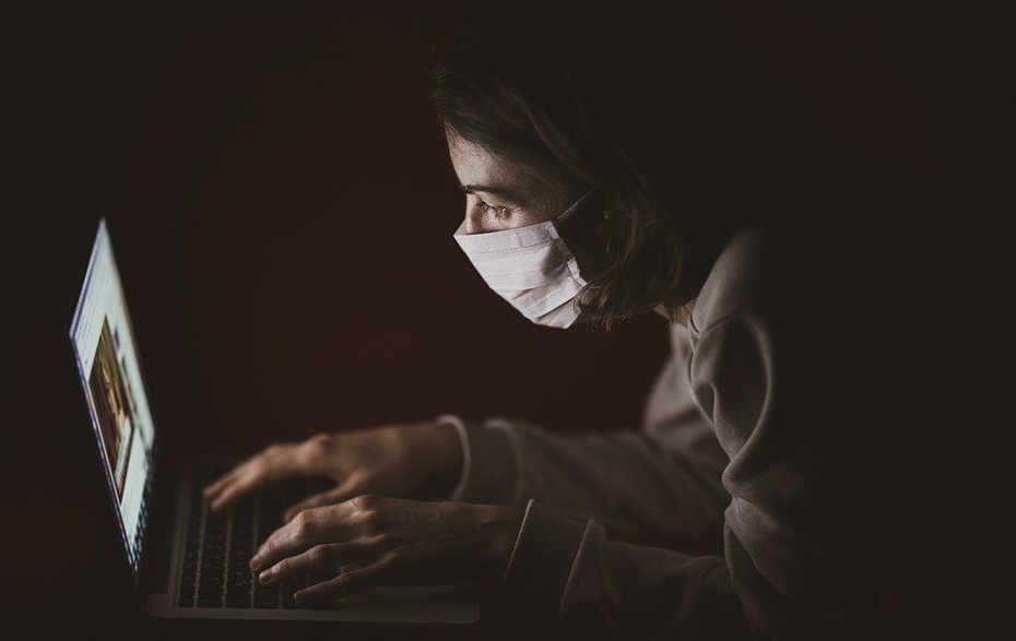 Koniec domowej izolacji, ale e-commerce wciąż rośnie jak na drożdżach