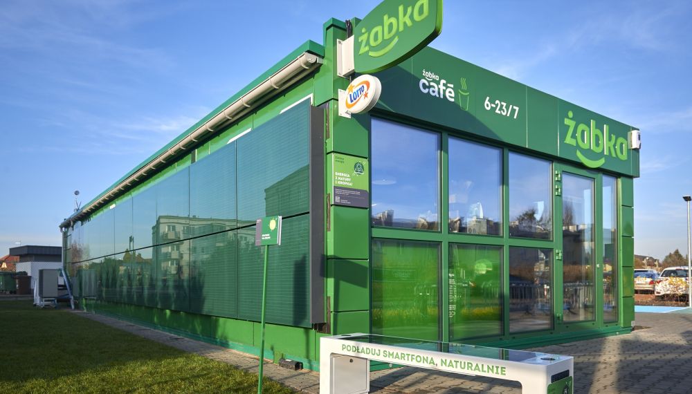 Zabka otworzyla sklep zasilany w 100% zielona energia
