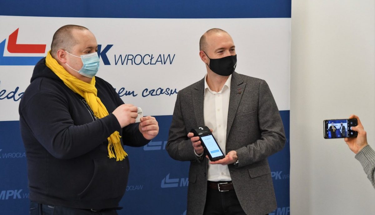 We wrocławskim MPK za bilet miesięczny można zapłacić okiem