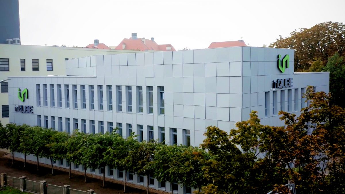 Wywiad z Sebastianem Kulczykiem podczas gali konkursu „Zagraj o mentoring” organizowanego przez inQUBE