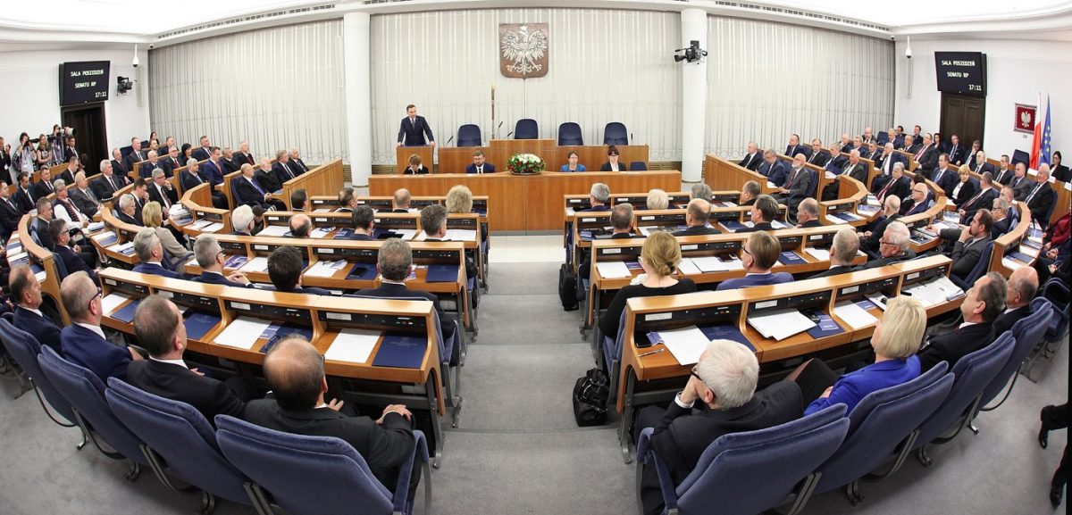 Senat przyjął prezydencką ustawę o gotówce