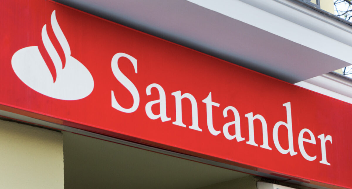 900 zł od Santander za potwierdzenie tożsamości? To nowe oszustwo na Facebooku