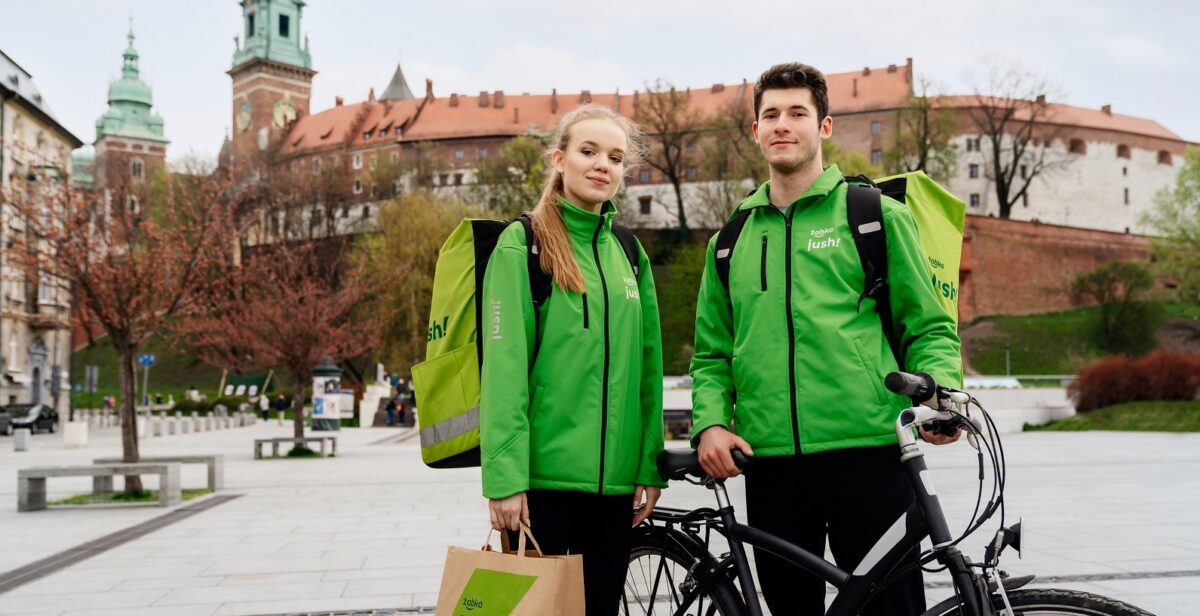 Ekspresowe dostawy zakupów od Żabki startują w Krakowie, Katowicach i Piasecznie